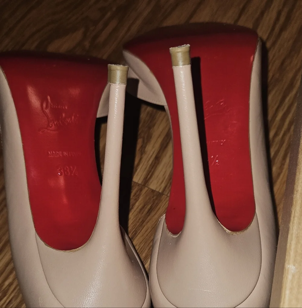 Christian Loubtuin IRIZIA In Nude 38.5 - Picture 3 of 7